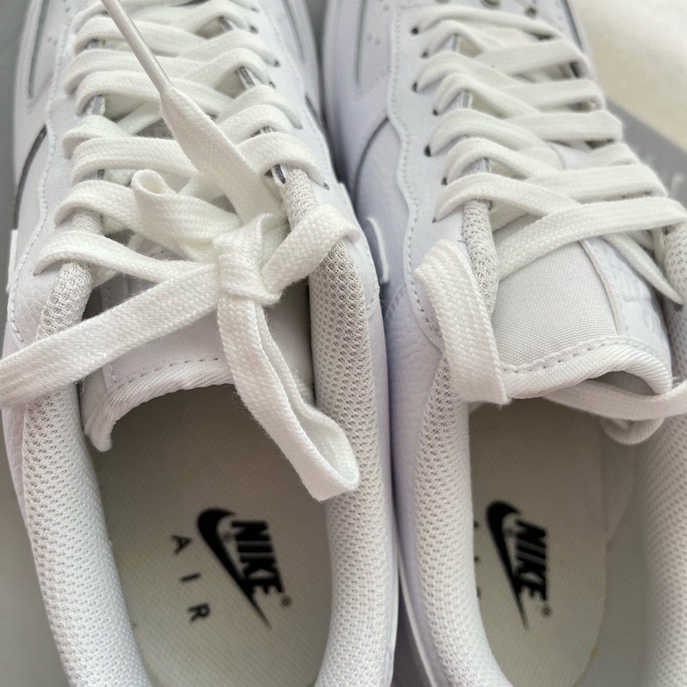NWT Nike Women’s Air Force 1 ‘07 SE Shoes Size: 10 - Picture 12 of 13